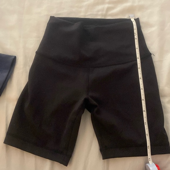 Lululemon Black Align Shorts Sz 2 - NWOT - Picture 2 of 2